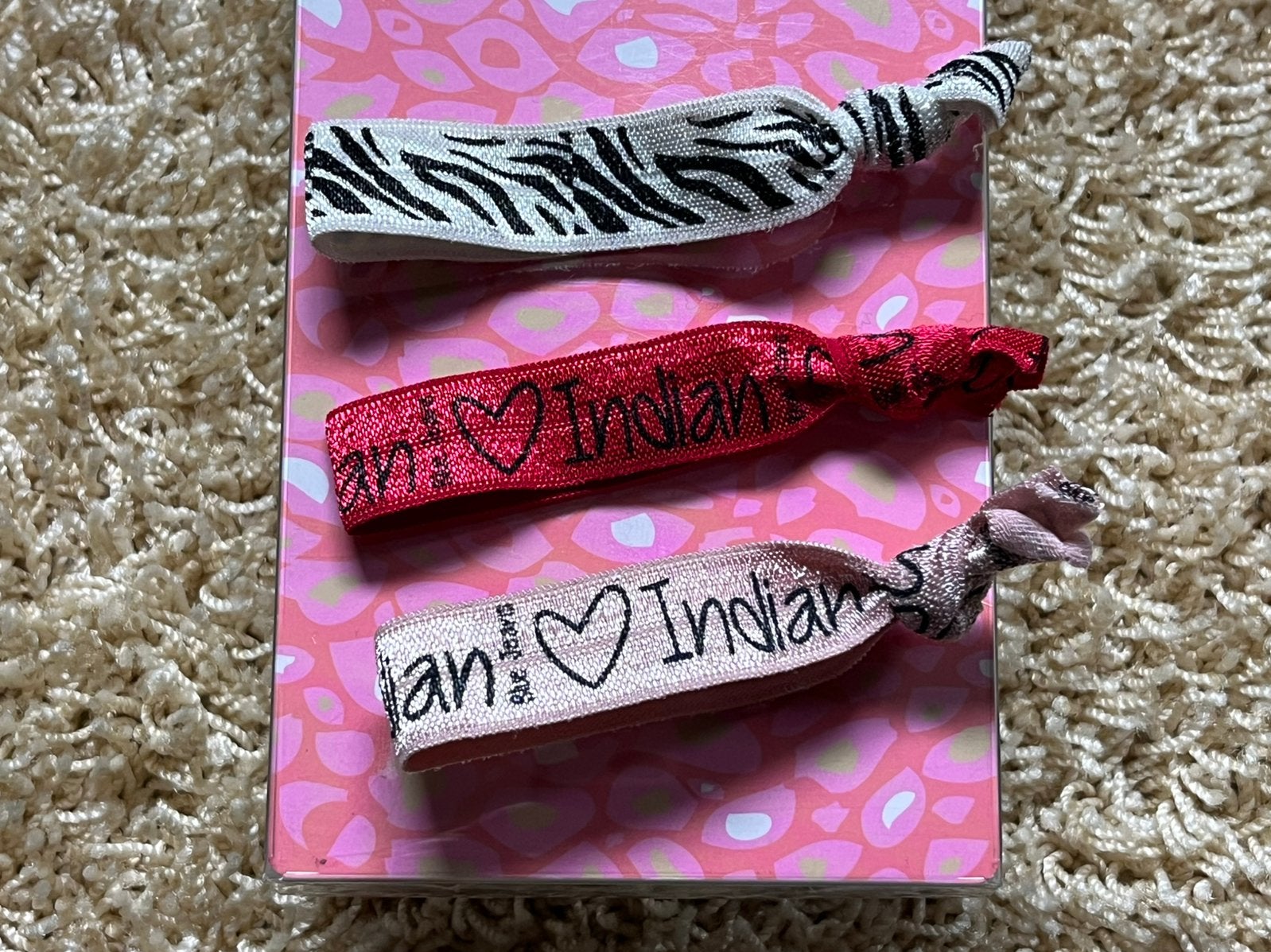 Indian blue jeans Armband/elastiekjes, Ophalen of Verzenden, Zo goed als nieuw, Haarelastiek, Overige kleuren