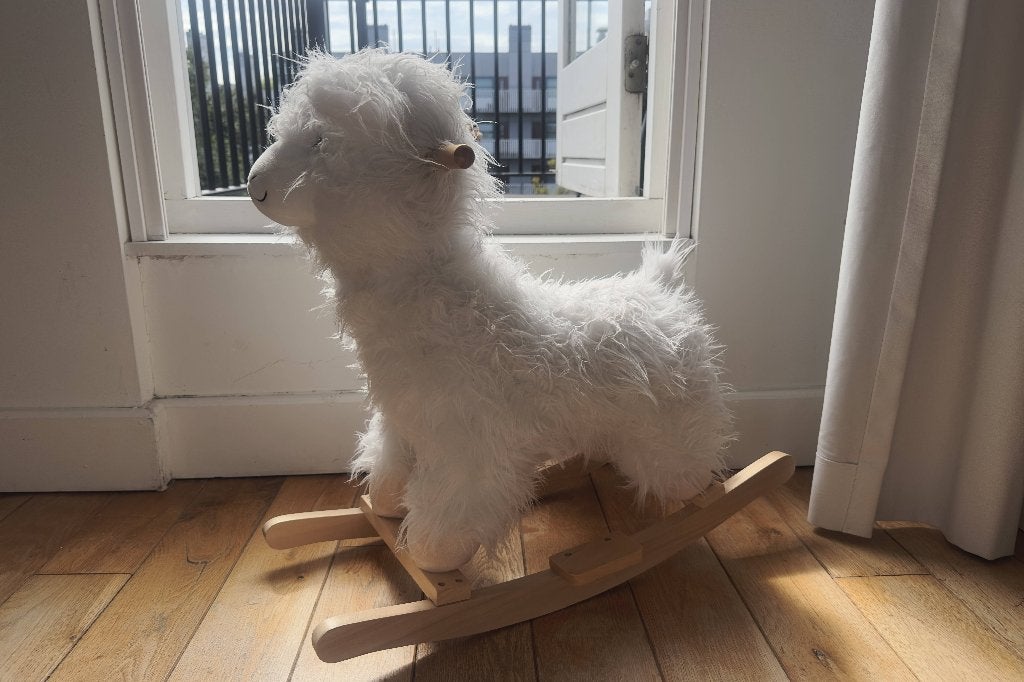 Bloomingville Rocking Llama, Ophalen, Zo goed als nieuw, Rij- of Hobbelspeelgoed