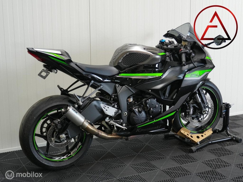 Kawasaki ZX-6R 2024 | 10.553 km | IXIL uitlaatsysteem, 636 cc, Info@elevatemotoren.nl, Kawasaki, Bedrijf