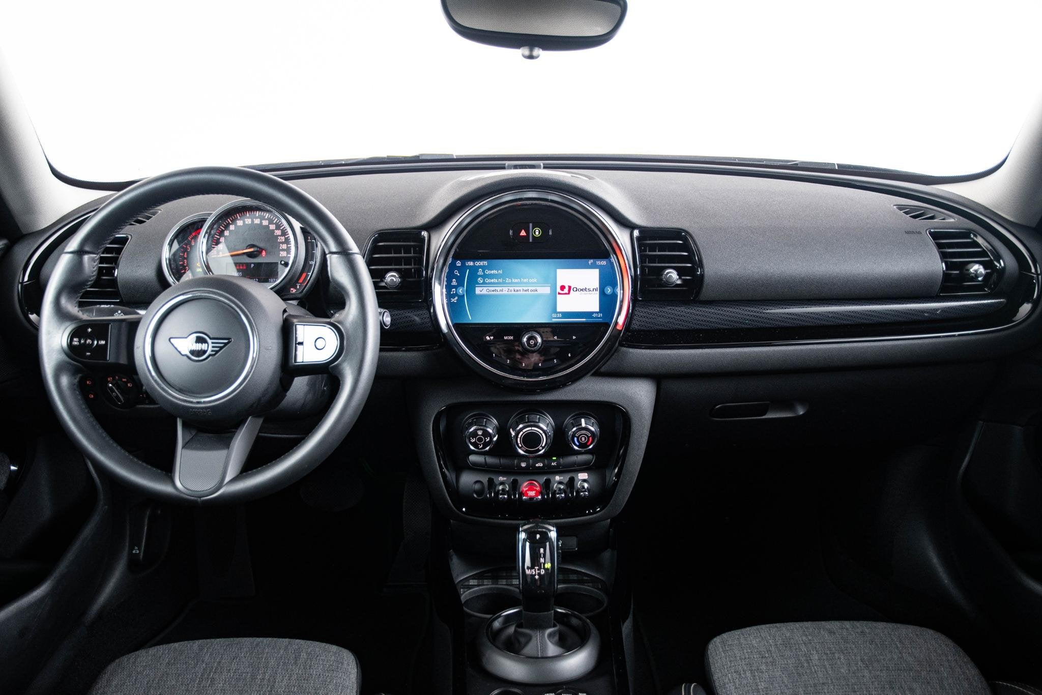 MINI Clubman 1.5 One Classic LED koplampen - PDC - Navigatie, 12 maanden, Gebruikt, Leder en Stof, Zwart