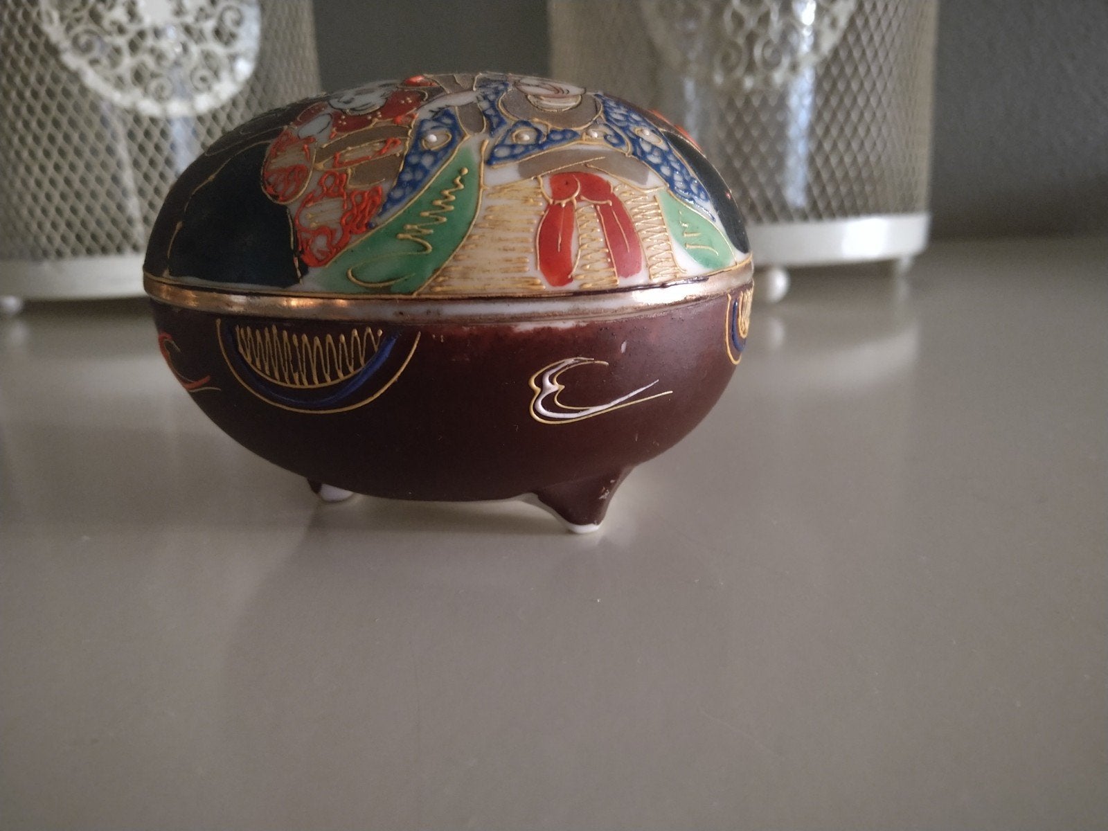 Japanse Satsuma-stijl doos met figuren, Antiek en Kunst, Antiek | Keramiek en Aardewerk, Ophalen