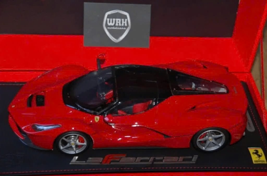 1:18 FERRARI LAFERRARI rosso corsa BBR SCHADE in doos WRH, Verzenden, Gebruikt, Auto, Overige merken