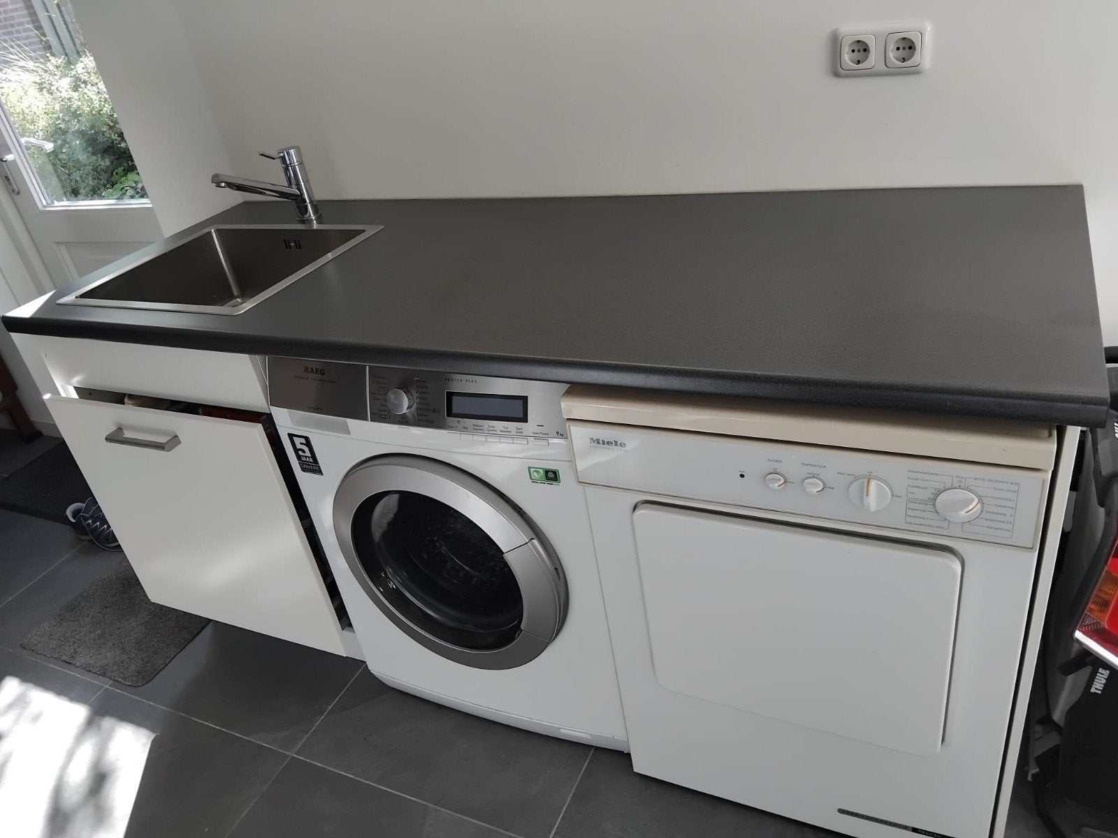 Wasmachine- en drogerombouw met wasbak en mengkraan, Ophalen, Zo goed als nieuw, IKEA