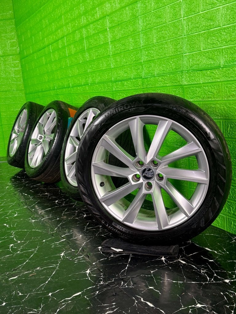 Originele Skoda Skala velgen 17" 5x100 zomerset ibiza polo