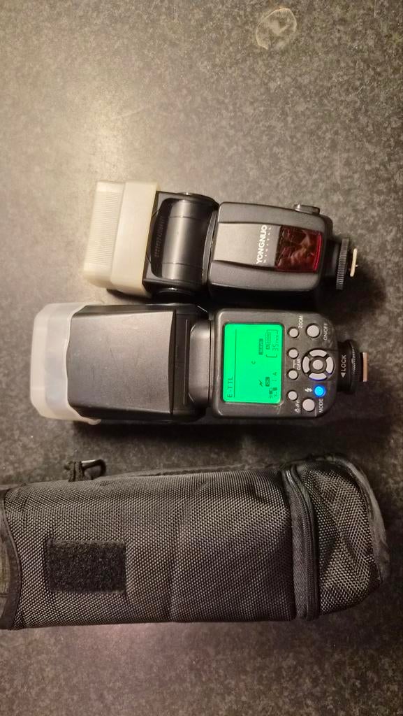 Flitsers compatibel met Canon (Yongnuo en Triopo), Ophalen of Verzenden, Gebruikt, Overige merken, Kantelbaar