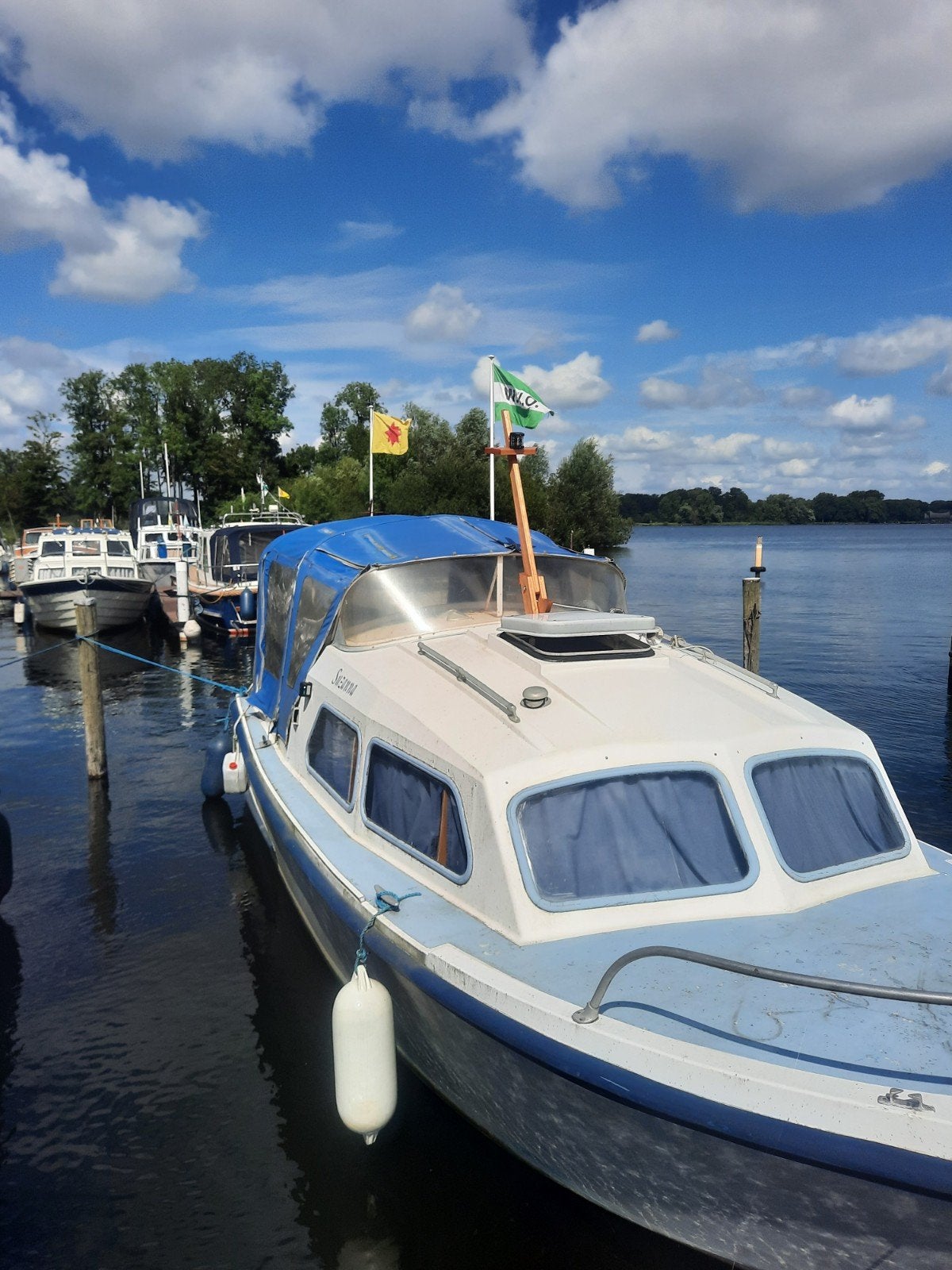 Waterland 700. lengte 7 mtr. breedte 2,50 mtr. diepte ca 0,6, Watersport en Boten, 60 pk, Keuken, Kruiser, Waterland
