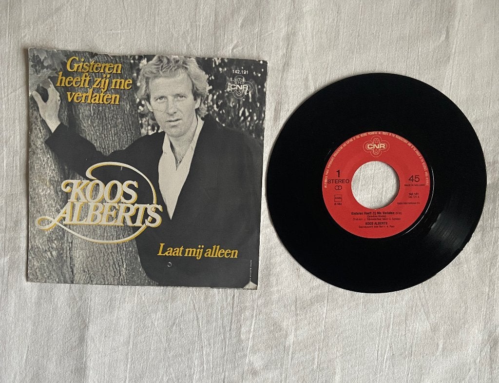 koos alberts - gisteren heeft zij me verlaten, Ophalen of Verzenden, Gebruikt, Nederlandstalig