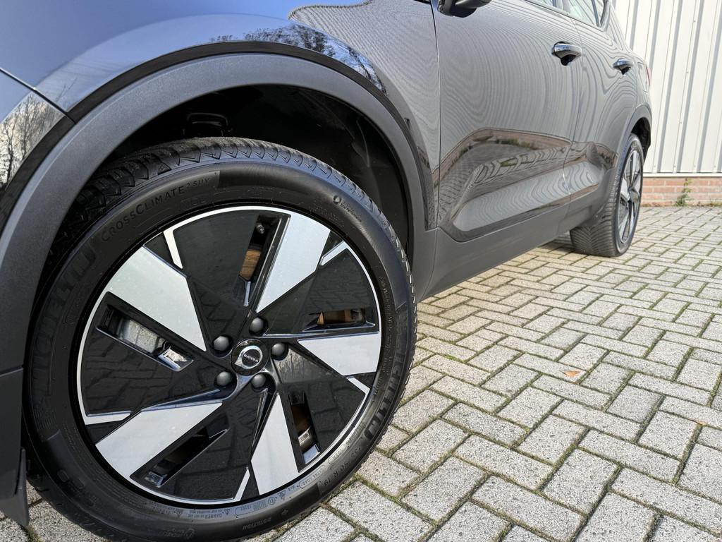 Volvo XC40 Single Motor Extended Range Core 82 kWh | ALL-SEA, Gebruikt, 82 kWh, 252 pk, Zwart