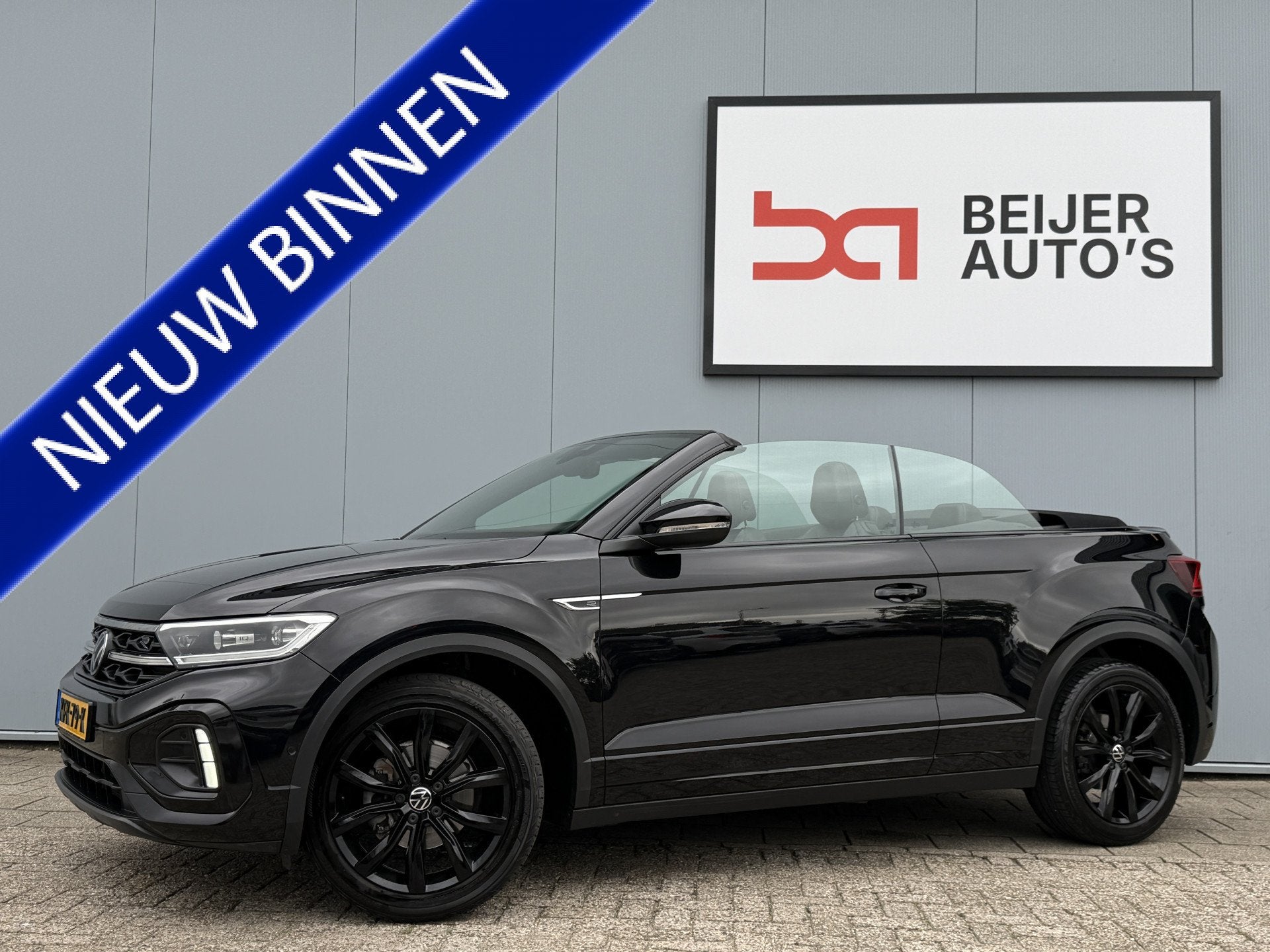 Volkswagen T-Roc 1.5 TSI R-Line Automaat Carplay/Camera/18in, Dealer onderhouden, Euro 6, 4 cilinders, Leder en Stof