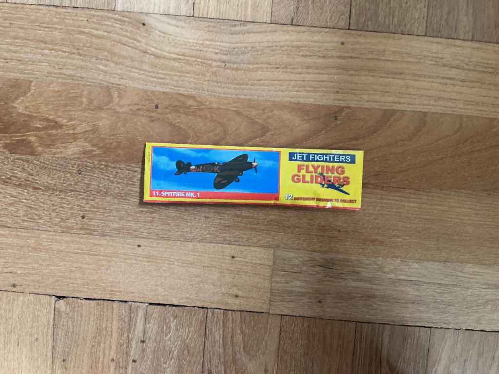 Papier vliegtuig, Ophalen of Verzenden, Zo goed als nieuw