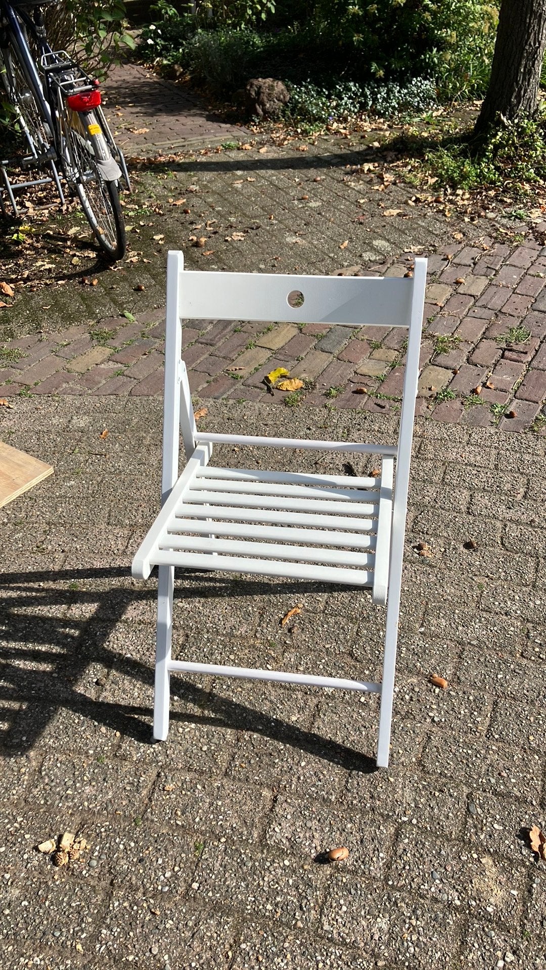 Klapstoel wit ikea bija als nieuw, Ophalen, Zo goed als nieuw, Kunststof