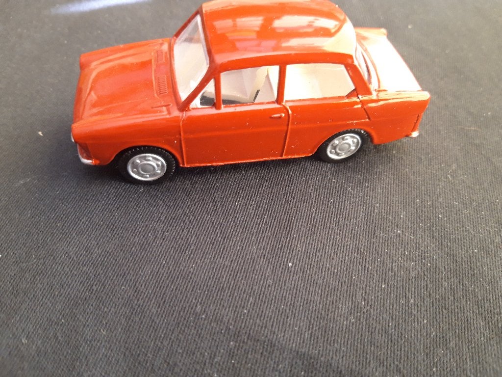 Daf 33 Sedan rood Lion Car 1:43, Hobby en Vrije tijd, Modelauto's | 1:43, Ophalen of Verzenden, Zo goed als nieuw, Auto, Overige merken