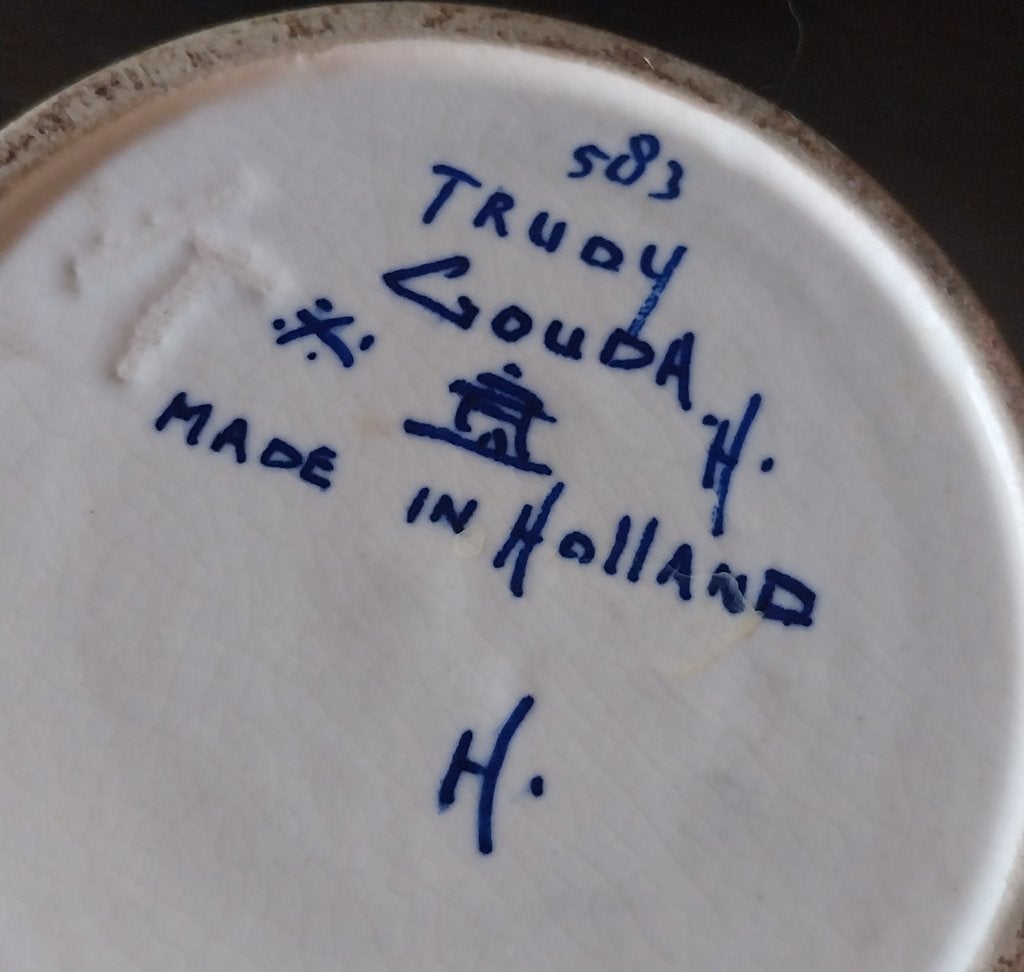Gouda plateel vaas, Ophalen
