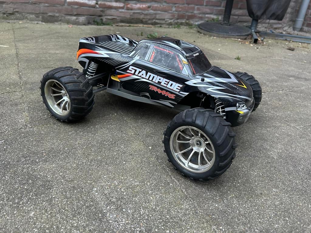 Traxxas Rustler 2WD met Stampede body, Gebruikt, Groter dan 1:32, Truck, Ophalen
