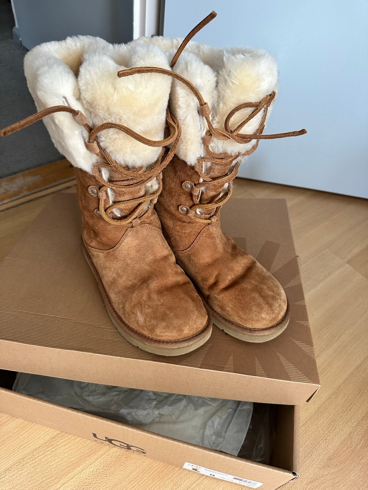 UGG Laarzen Bruin - Zo goed als nieuw mt39, Ophalen of Verzenden, Zo goed als nieuw, Bruin, Hoge laarzen