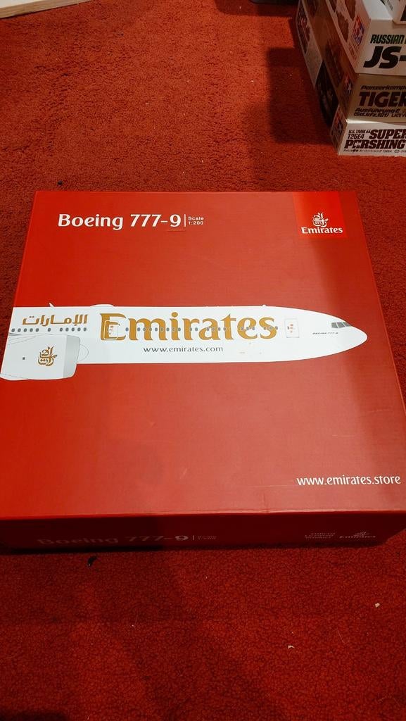 Gemini jets Boeing 777-9 1:200 A6-EZA., Ophalen of Verzenden, Zo goed als nieuw, Schaalmodel