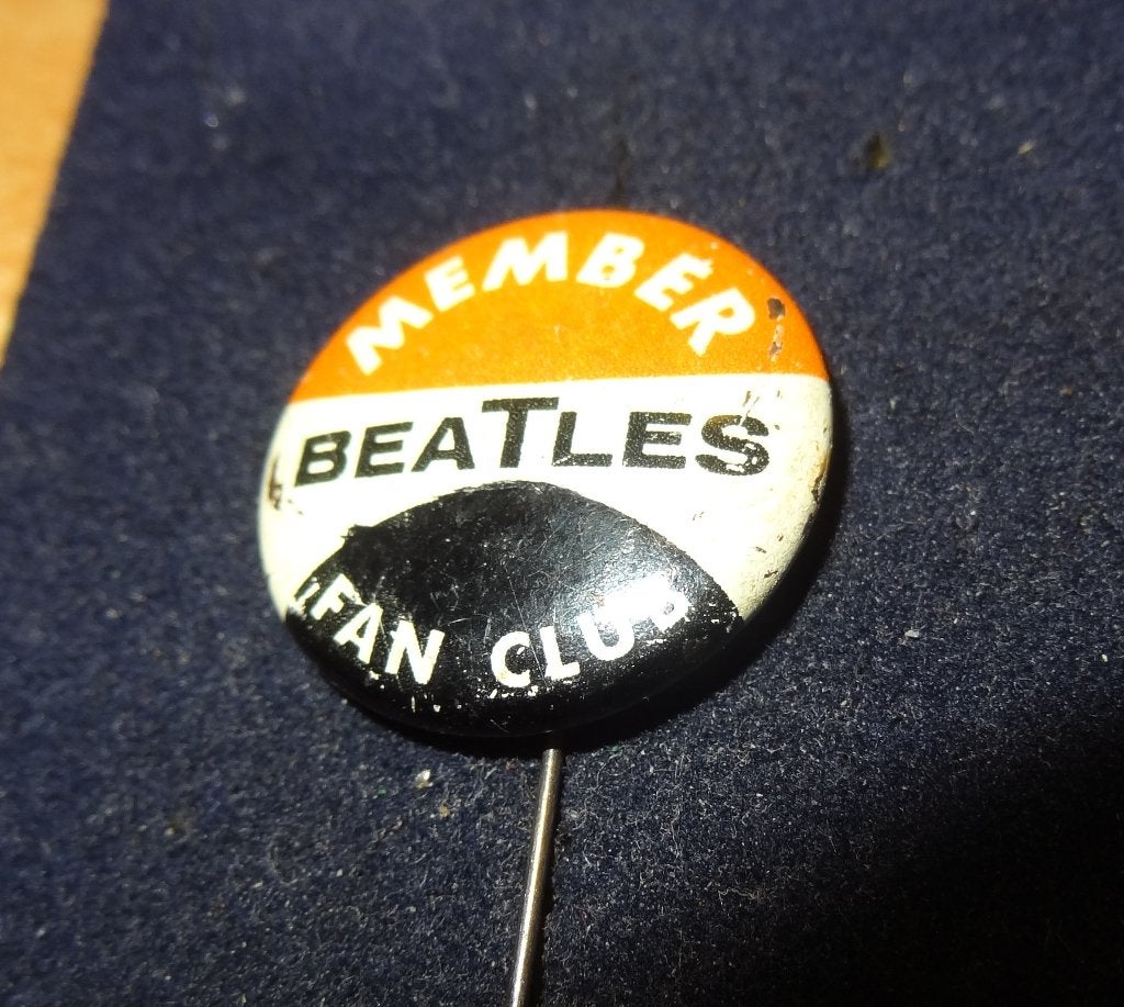 Beatles Member Beatles Fan Club Oranje uit 1964, Verzenden, Gebruikt, Overige onderwerpen, Button