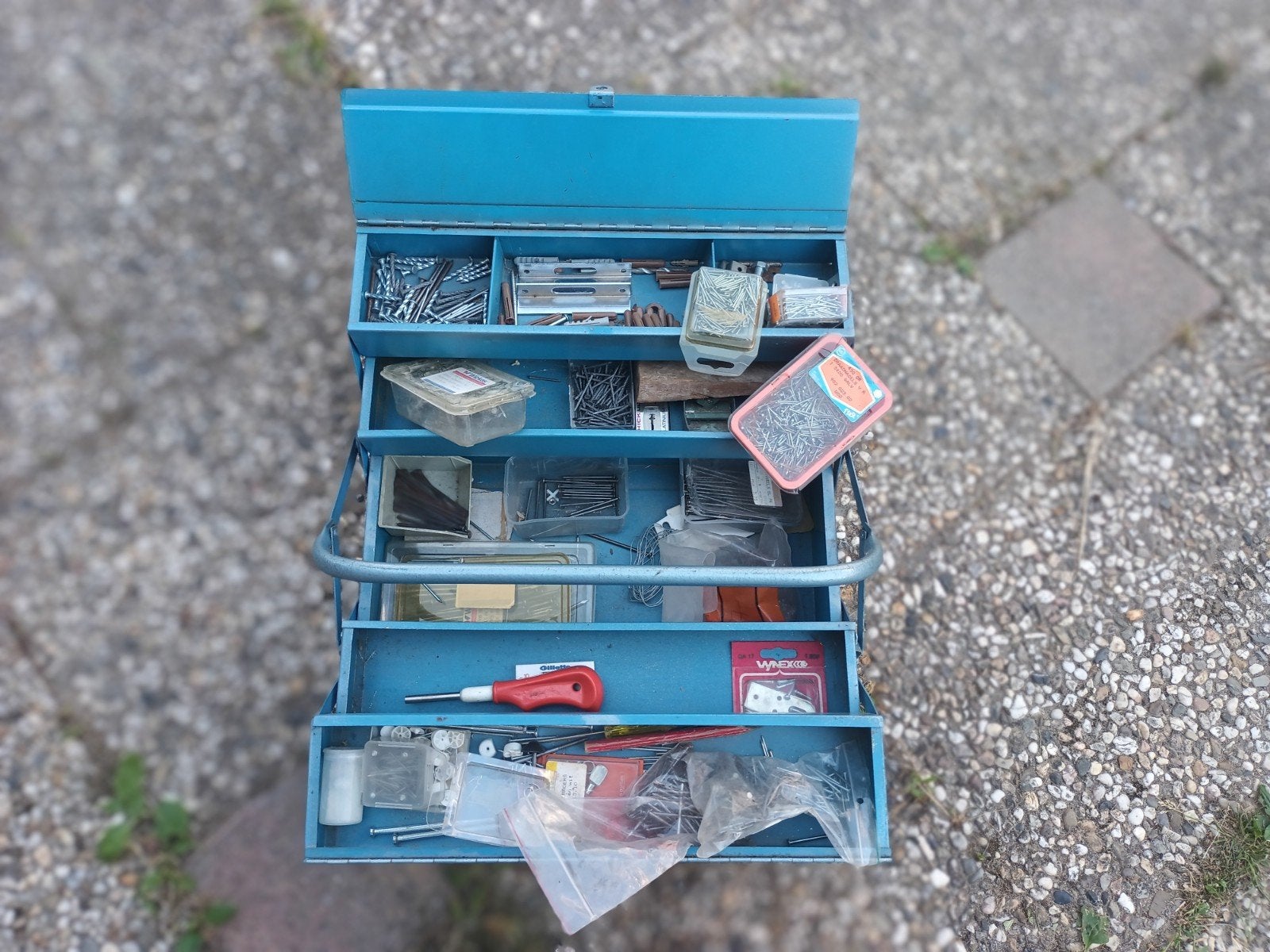 Vintage metalen gereedschapskist, blauw, gevuld, Ophalen of Verzenden, Gevuld, Gebruikt