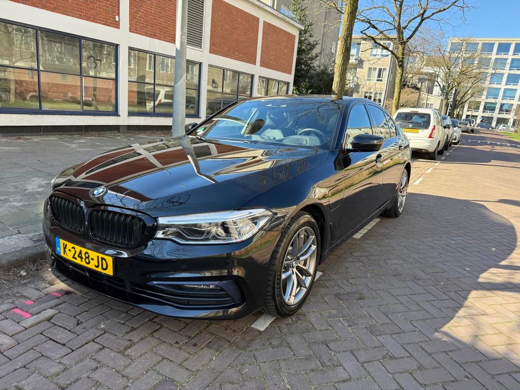 BMW 5-Serie 530e 252pk Aut. 2019 Zwart Softclose!, Automaat, 1998 cc, Achterwielaandrijving, 4 cilinders