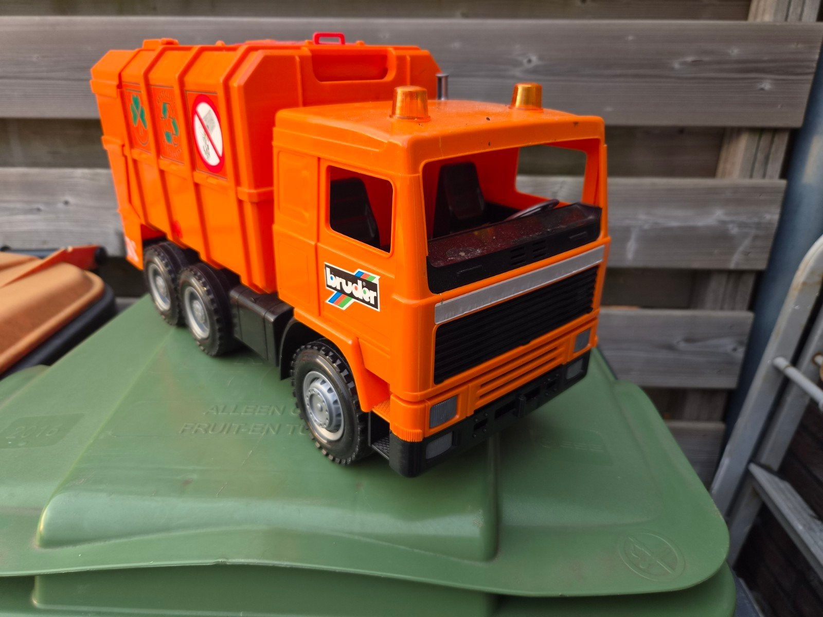 verschilende vuilnisauto.s, B, Ophalen of Verzenden, Zo goed als nieuw, Bruder