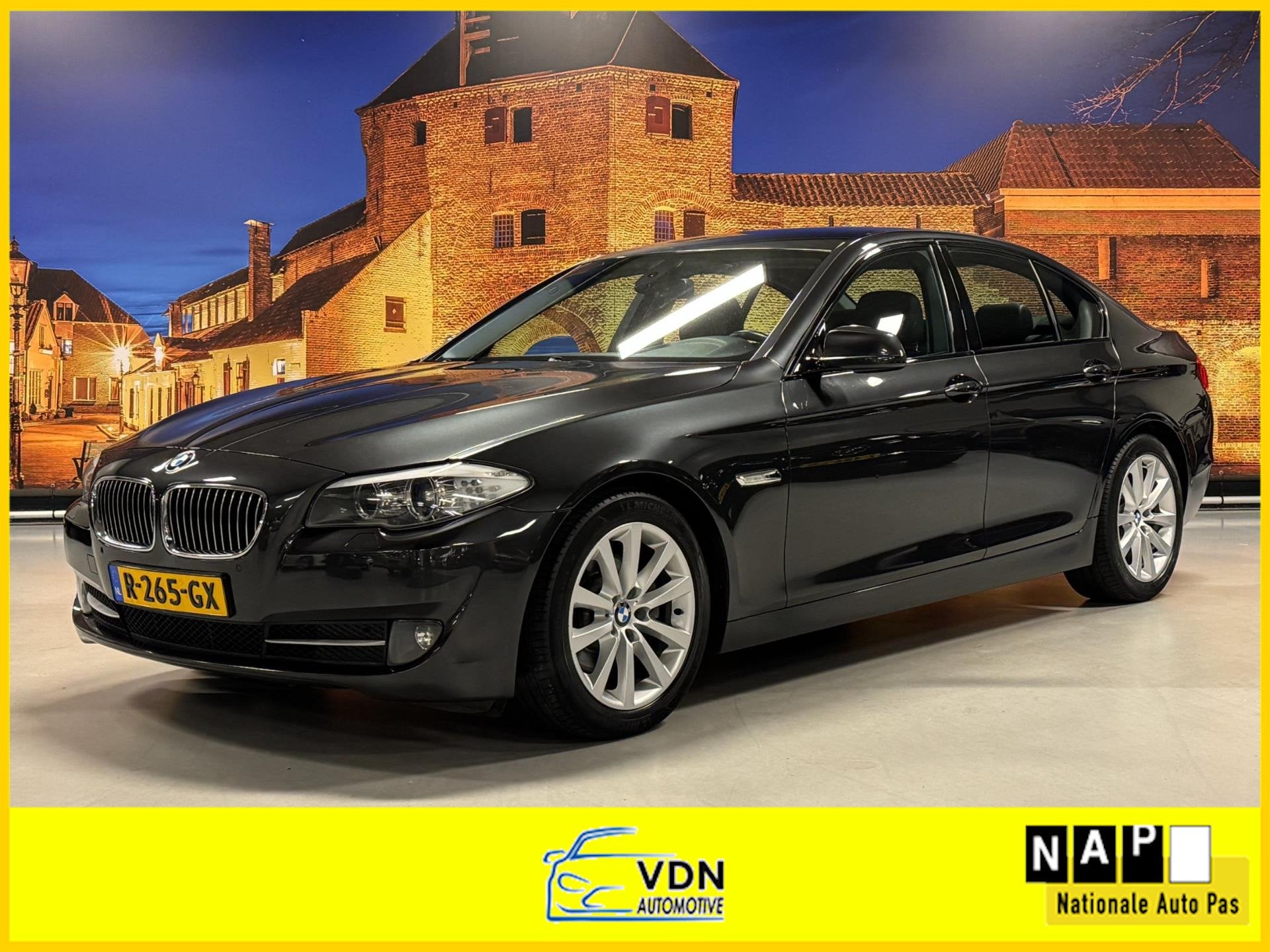 BMW 5-serie 523i High Exe Automaat Leer Xenon PDC Trekhaak, Achterwielaandrijving, Gebruikt, Zwart, 2000 kg