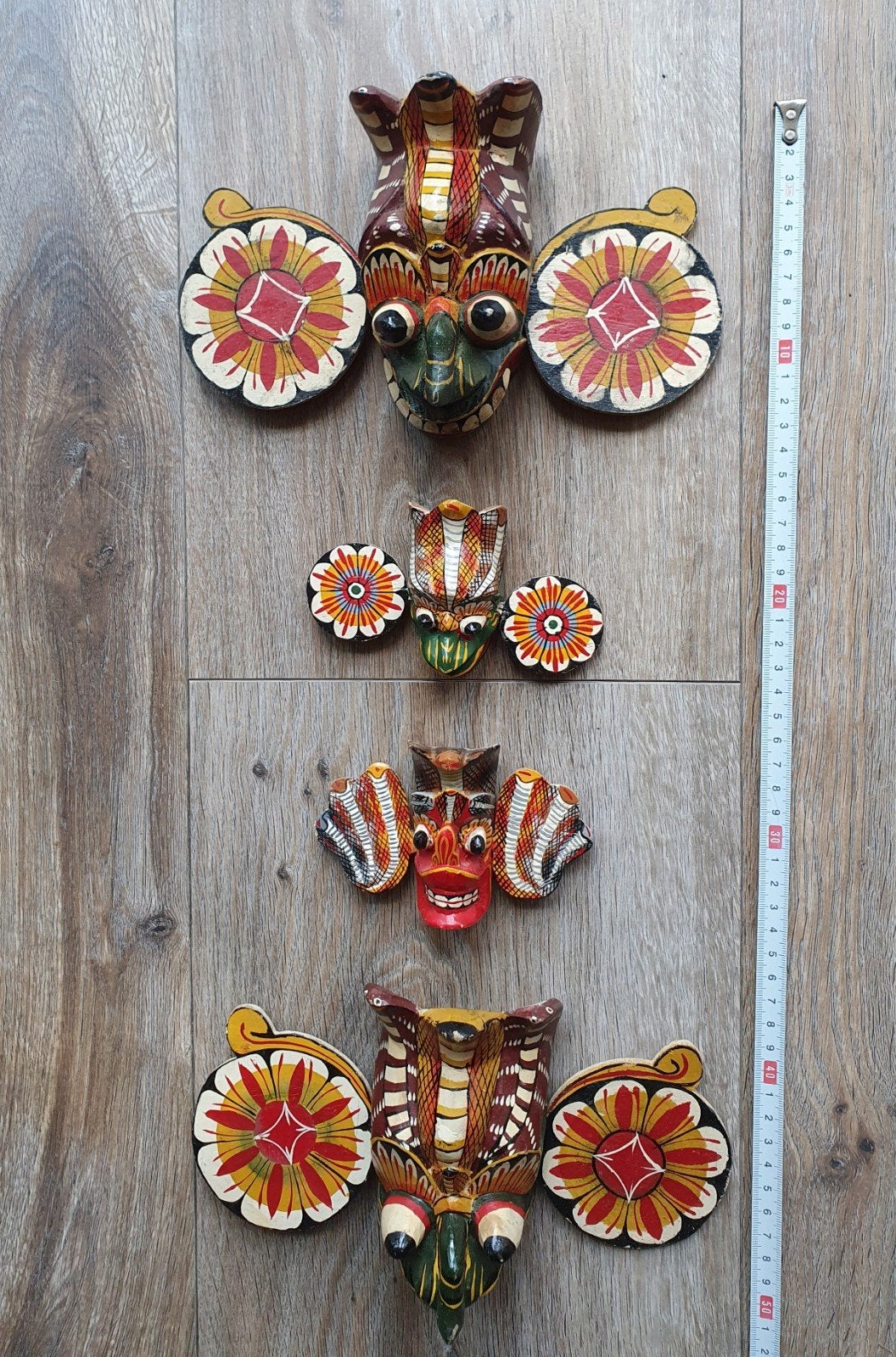 Set van 4 handgesneden houten maskers  Sri Lanka, Handgemaakt, 20 - 50 cm, Hout, Meerkleurig