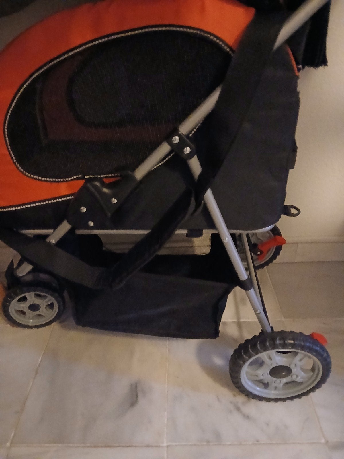 Nieuwe hondenbuggy kleur oranje/ zwart, Ophalen, Nieuw