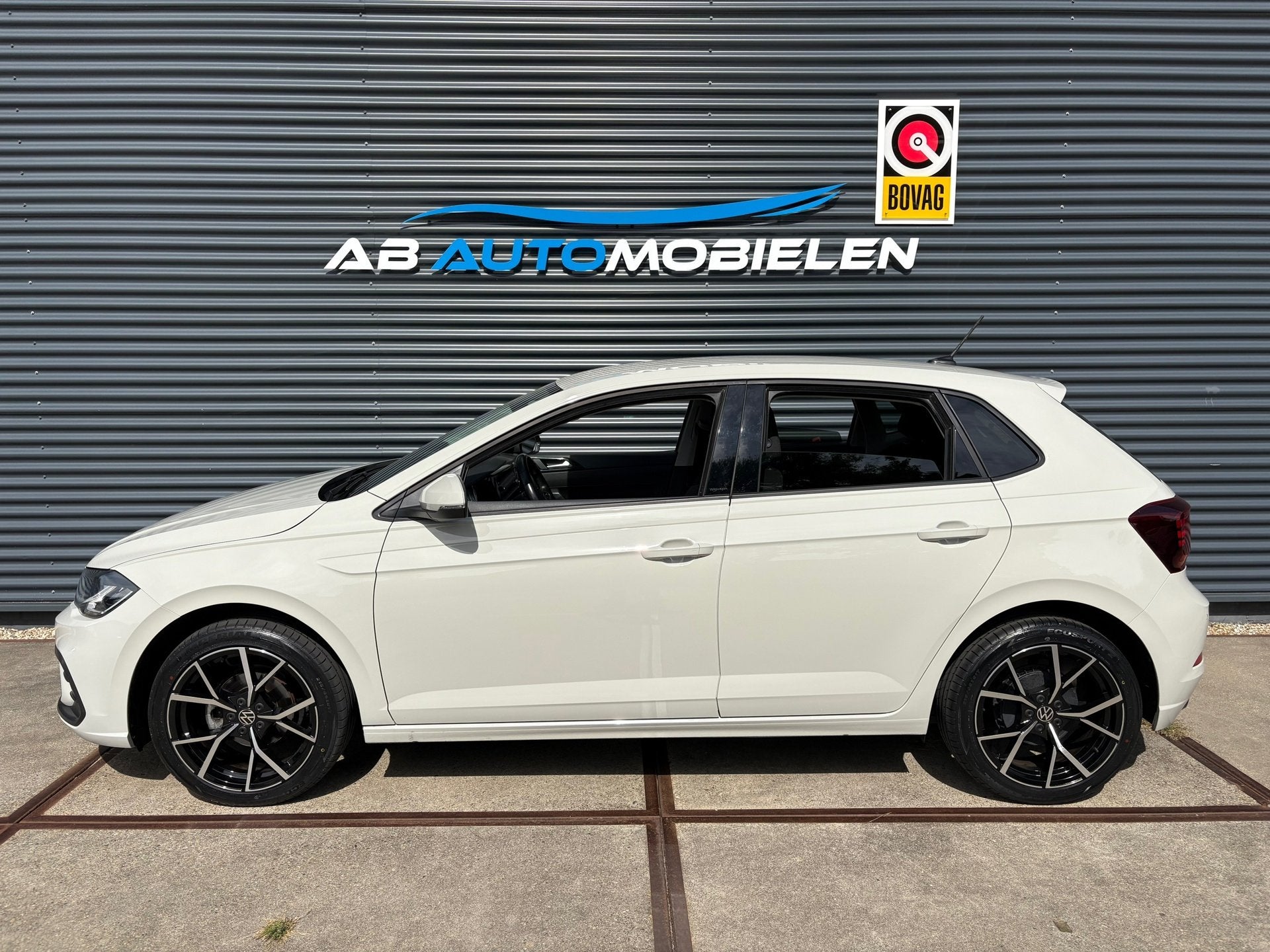 Volkswagen POLO 1.0 TSI Life Edition CARPLAY/ CAMERA/ KEYLES, Dealer onderhouden, Gebruikt, Euro 6, 95 pk