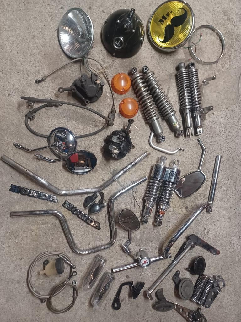 Groot lot onderdelen oldtimer motor brommer, Ophalen
