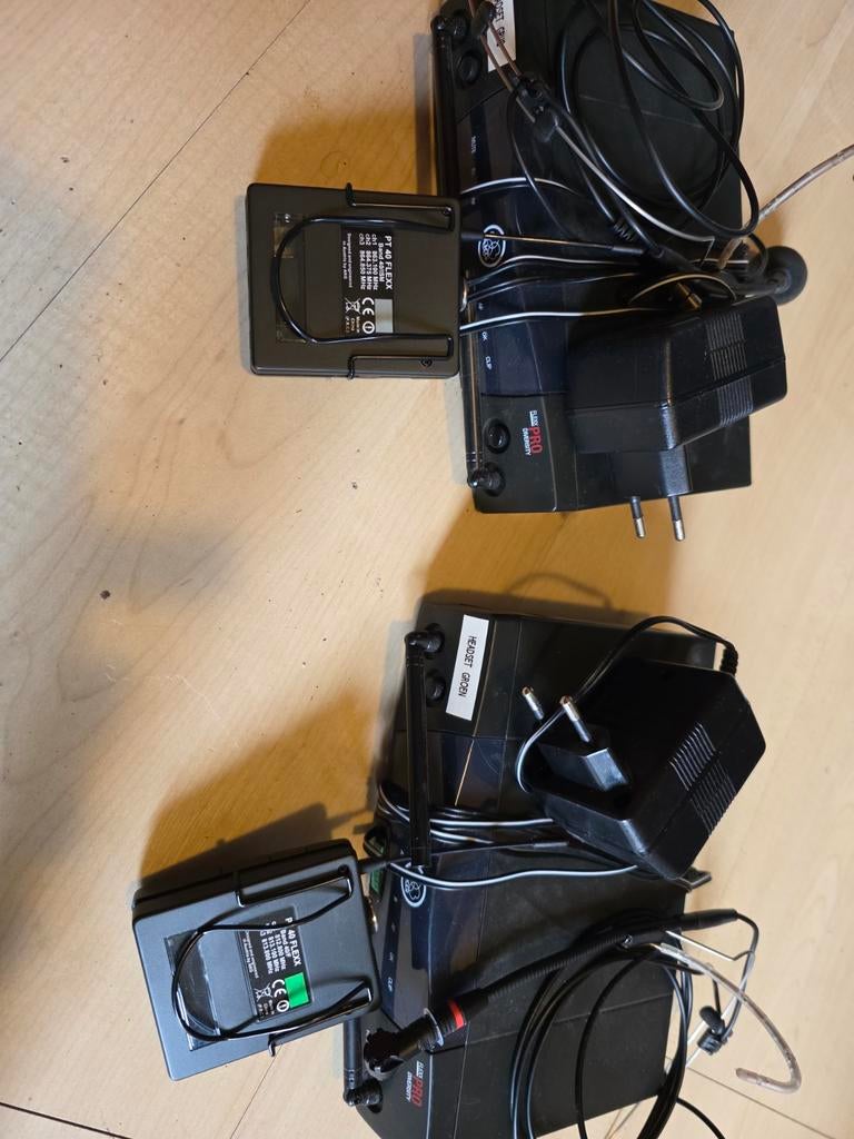 Microfoon headset akg, Muziek en Instrumenten, Microfoons, Ophalen