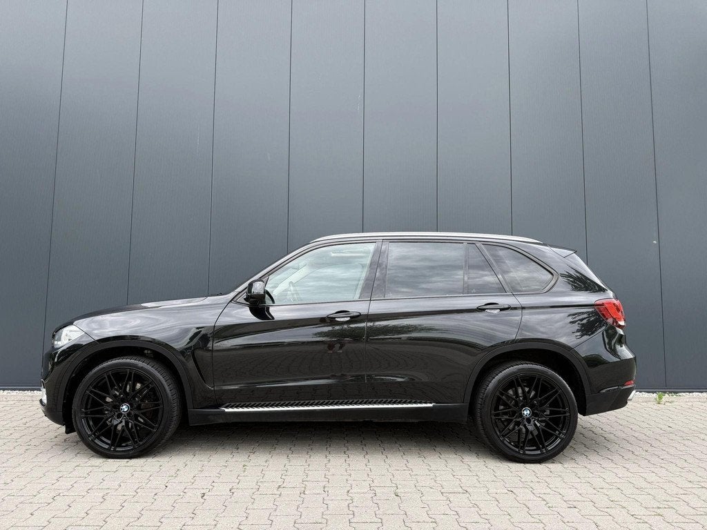 BMW X5 xDrive50i22 inch / pano / memory / camera, Auto's, BMW, Stof, Gebruikt, Zwart, 10 km/l
