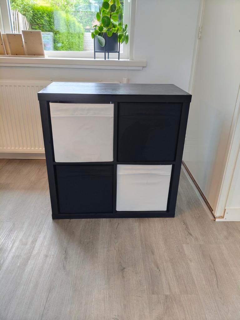 Zwart/bruine IKEA Kallax kastje met 4 vakken en manden, Ophalen, Gebruikt