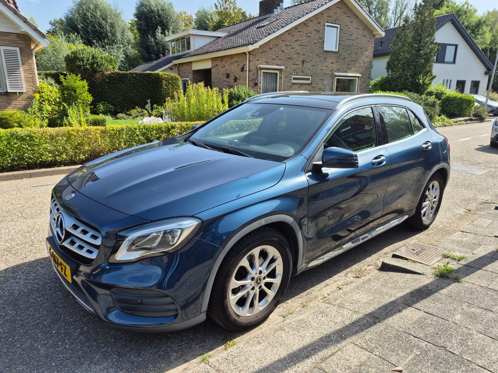 Nette Mercedes-Benz GLA, 4 cilinders, 715 kg, Blauw, 122 pk