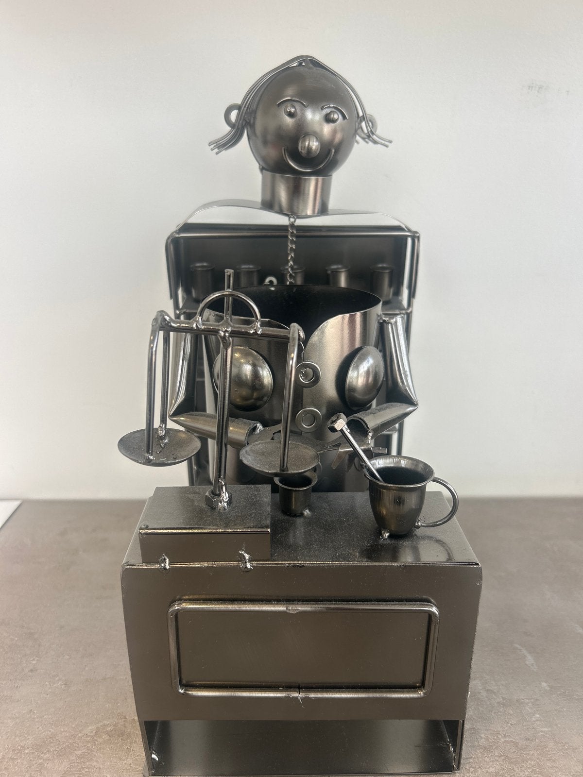 Metalen decoratie: apotheker met weegschaal, Ophalen of Verzenden