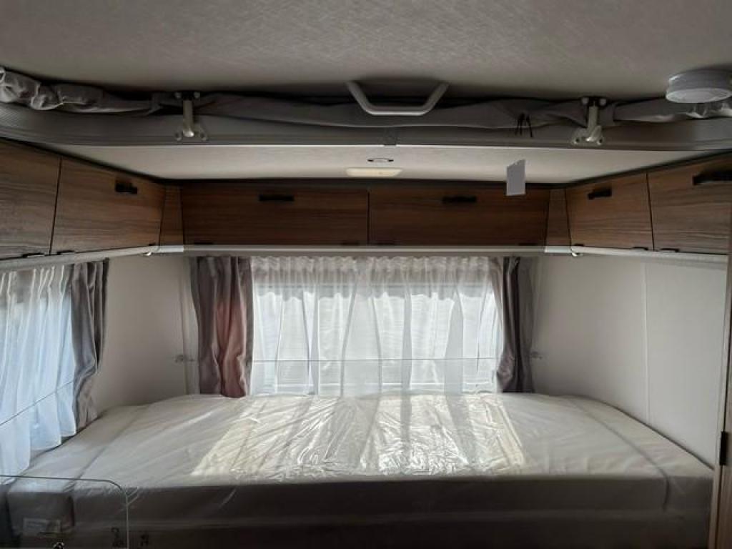 Eriba Touring 530, Caravans en Kamperen, Caravans, Standaardzit, Bedrijf, Schokbreker, 4 tot 5 meter