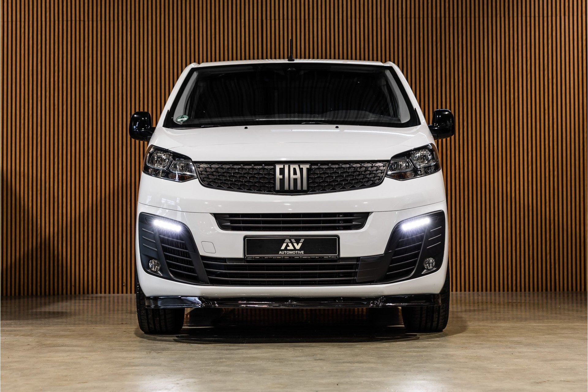 Fiat Scudo 2.0 MultiJet 145 PK L2H1 | Sortimo | CarPlay | Ca, Auto's, Stof, Gebruikt, Zwart, 4 cilinders