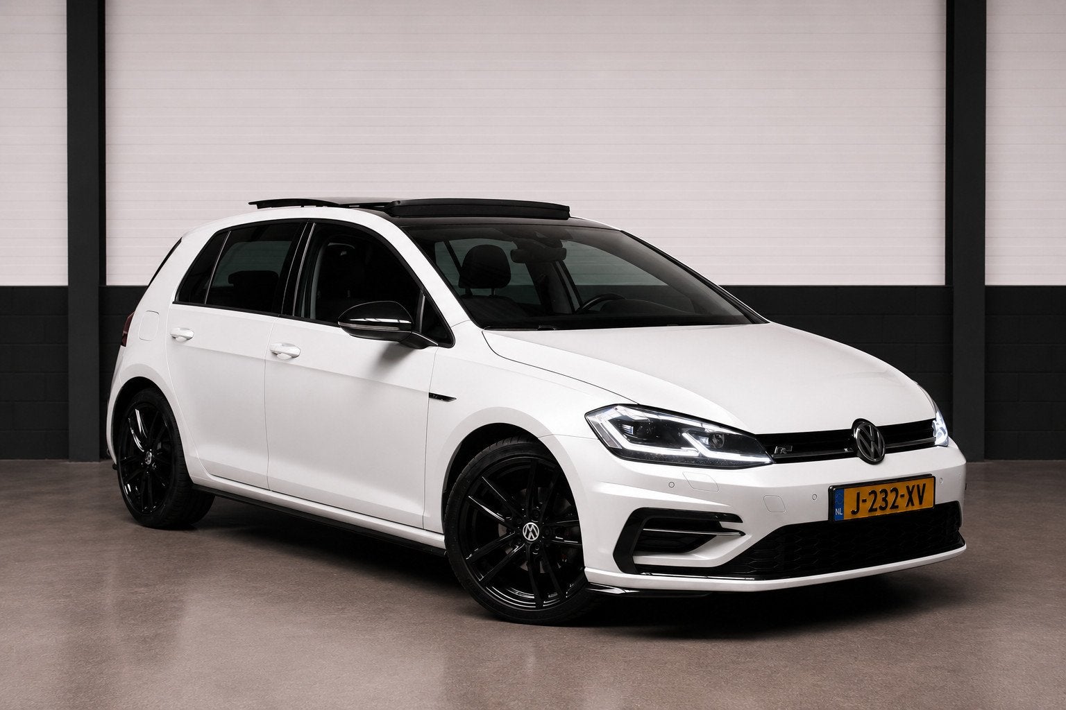 Volkswagen Golf 1.4 TSI Highline R Line Pano LED Virtual Key, Auto's, Volkswagen, 125 pk, Gebruikt, 4 cilinders, Met garantie (alle)