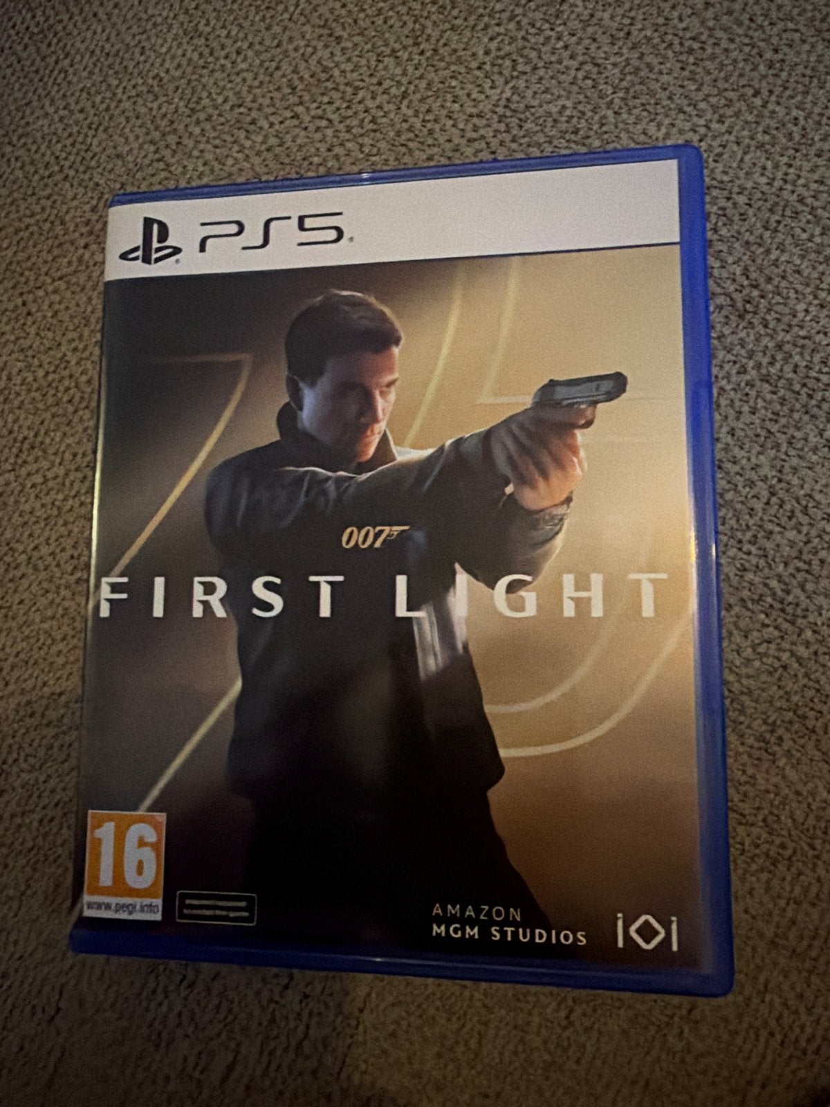 007 First Light PS5 - Zo goed als nieuw