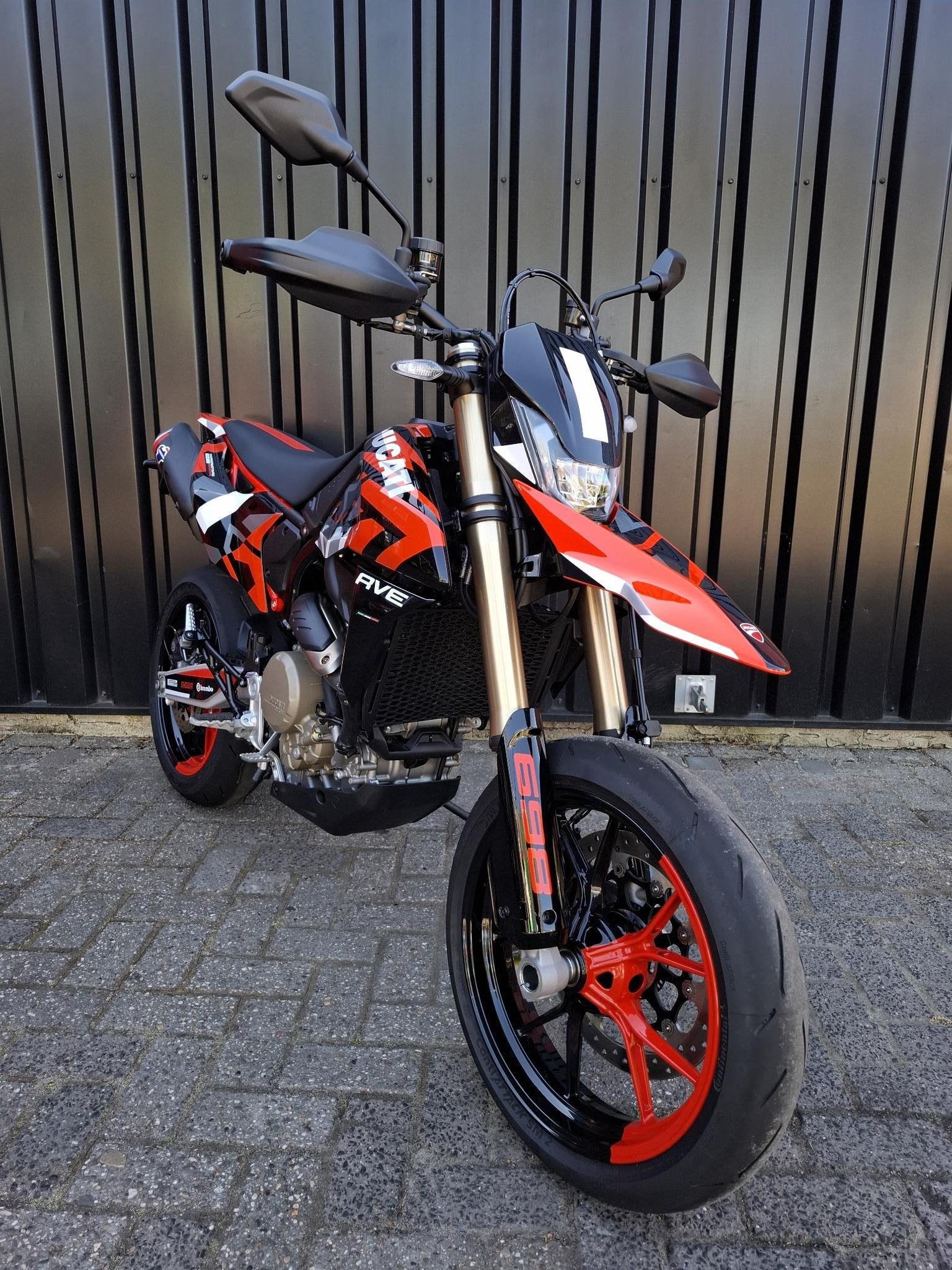 Ducati Hypermotard 698 Mono RVE, Info@ducati.com, Ducati North Europe B.V., Maanweg 174
2516 AB  Den Haag, NL, ABS