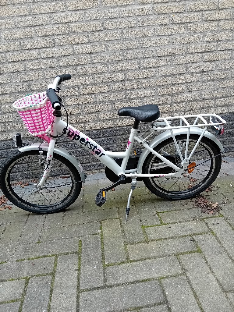 Loekie Superstar kinderfiets wit met roze mandje, Loekie Superstar, Velgrem, Ophalen of Verzenden, 16 tot 20 inch