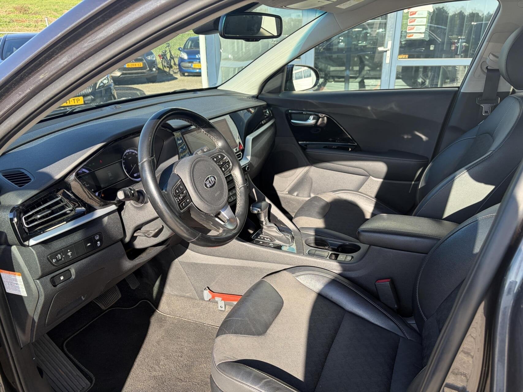 Kia Niro 1.6 GDi Hybrid DynamicLine, Auto's, Gebruikt, Leder en Stof, Origineel Nederlands, Automatische klimaatregeling