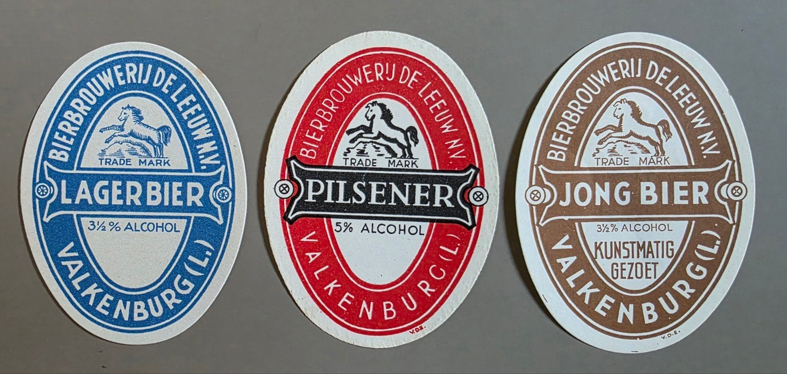 118) 3 BIERETIKETTEN BIERBROUWERIJ DE LEEUW NV VALKENBURG, Verzamelen, Verzenden, Zo goed als nieuw, Overige typen, Leeuw
