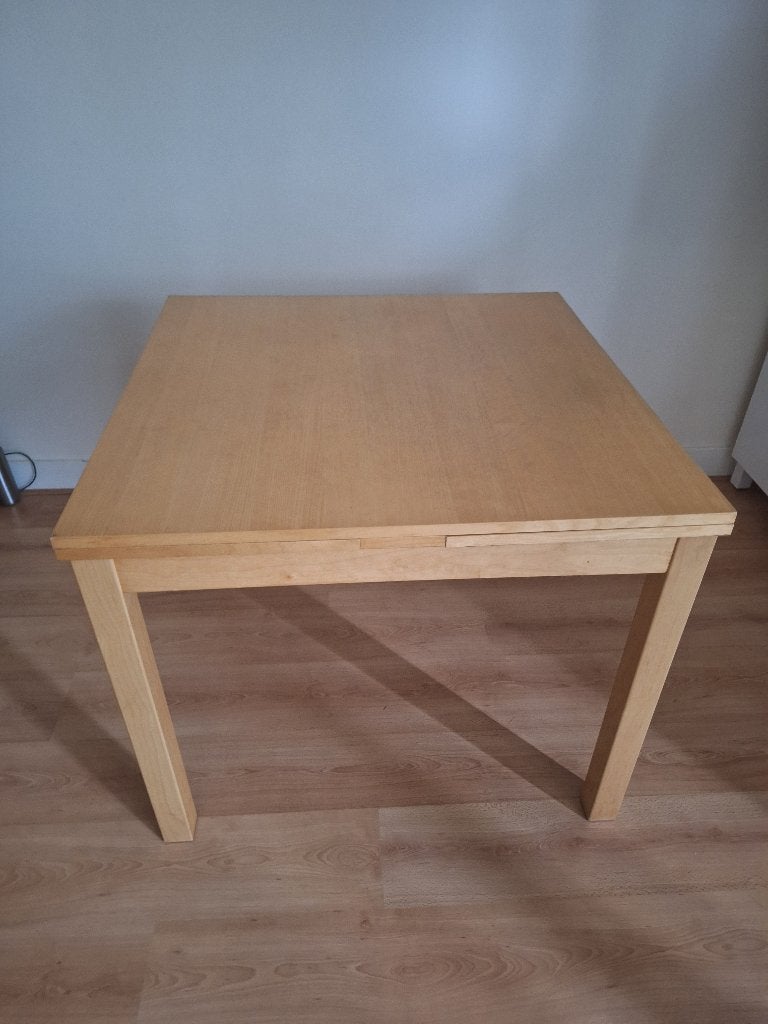 IKEA BJURSTA Uitschuifbare Eettafel (90x90 naar 168 cm), Ophalen, Gebruikt, 100 tot 150 cm, 50 tot 100 cm