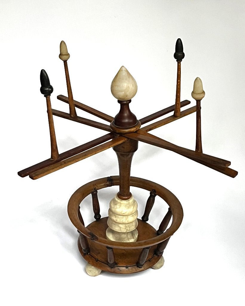 Wolwinder hout en albast Antique Albaster Wood Yarn Winder, Ophalen of Verzenden