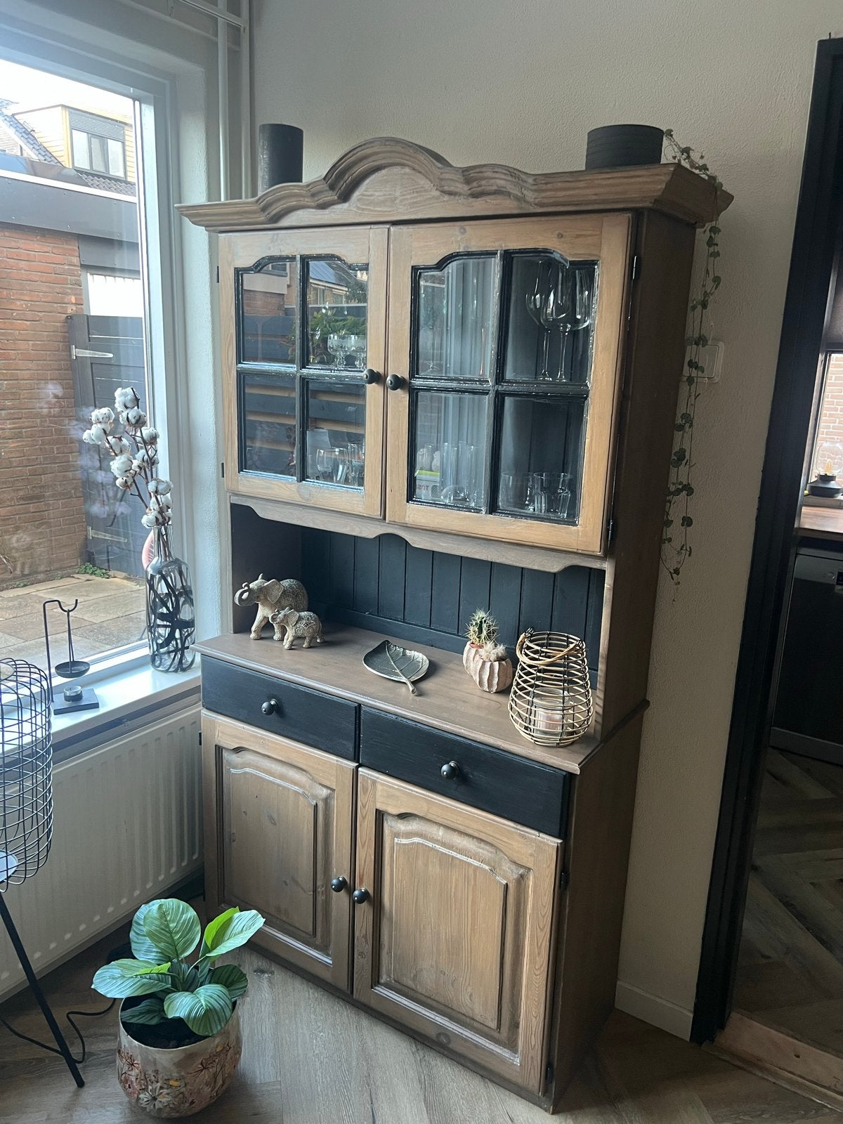 Unieke houten buffetkast met glazen deuren, Huis en Inrichting, Ophalen, Gebruikt, 50 tot 100 cm, Met lade(s)