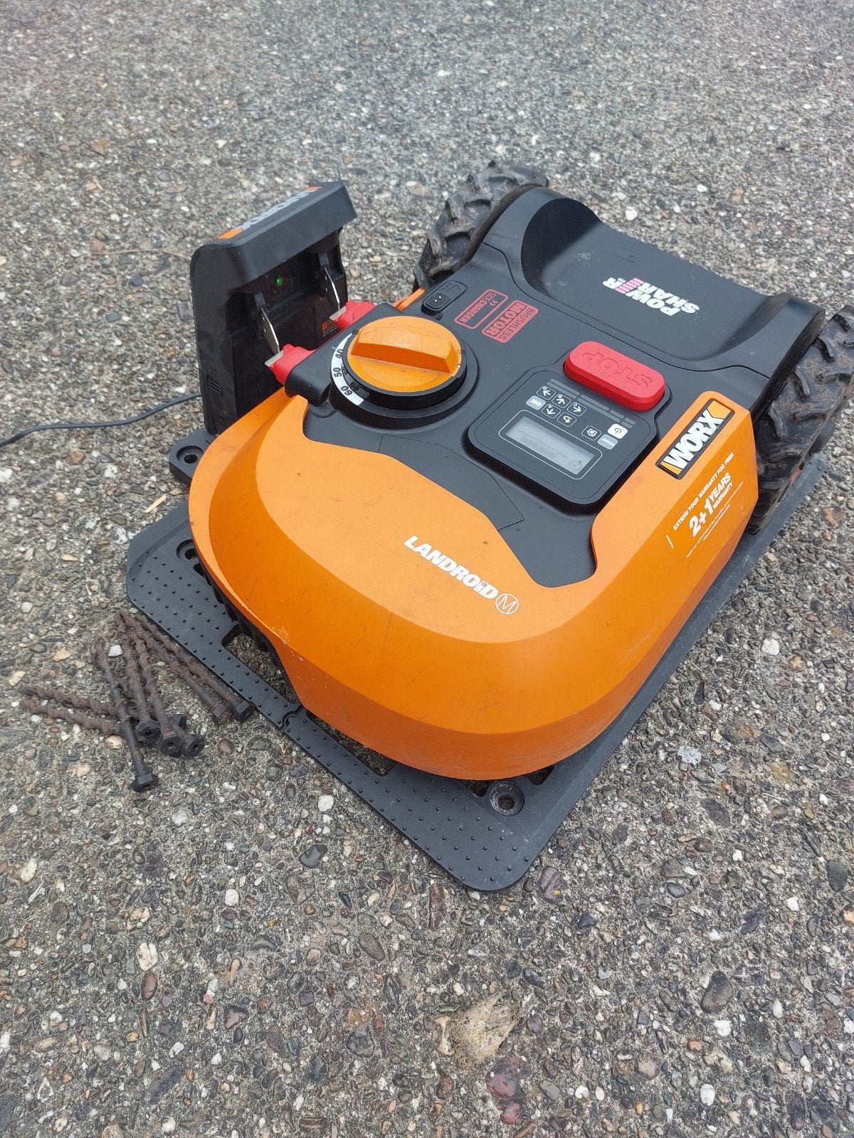 Worx WR143E Robotmaaier, Cirkelmaaier, Gebruikt, Minder dan 30 cm, Mulchfunctie