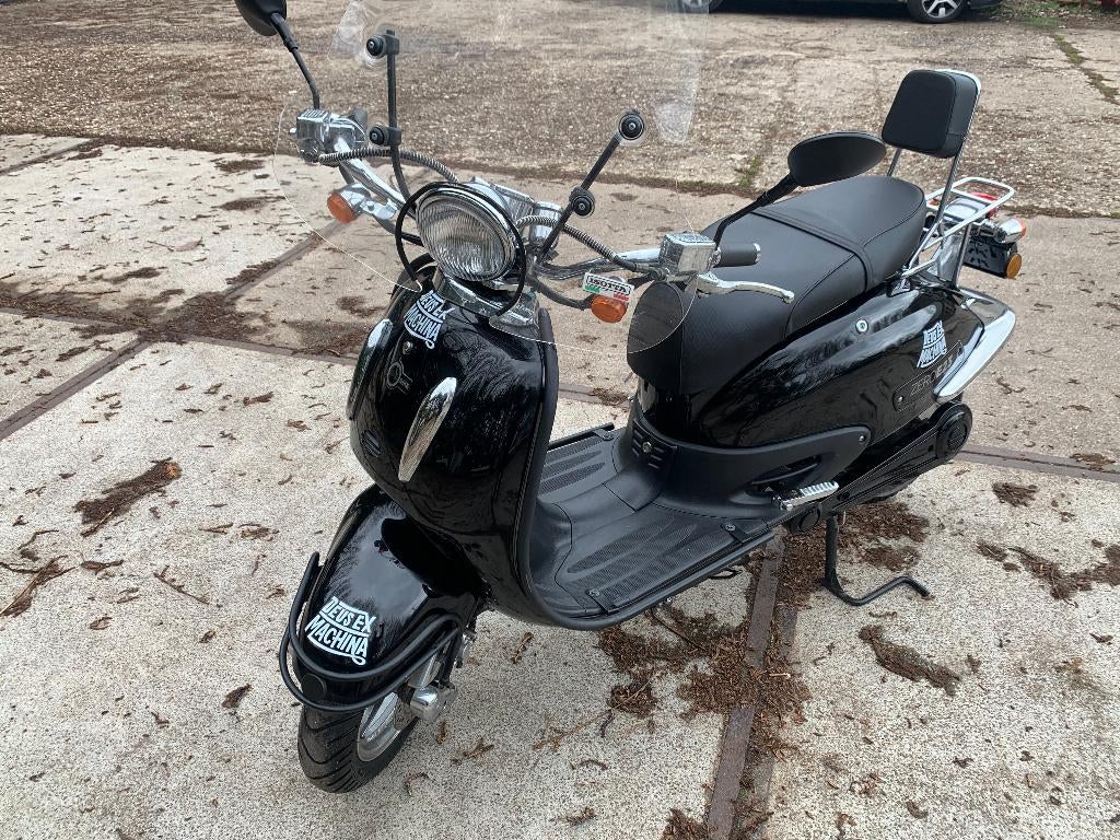 Stoere electrische scooter 612KM nieuwe accus, in nieuwstaat, Elektrisch, Zo goed als nieuw, Ophalen, Overige merken