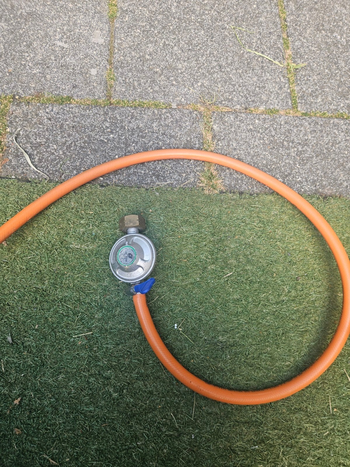 Gasdrukregelaar 30 mbar met slang voor Butaan, Ophalen of Verzenden, Gebruikt, Onbekend