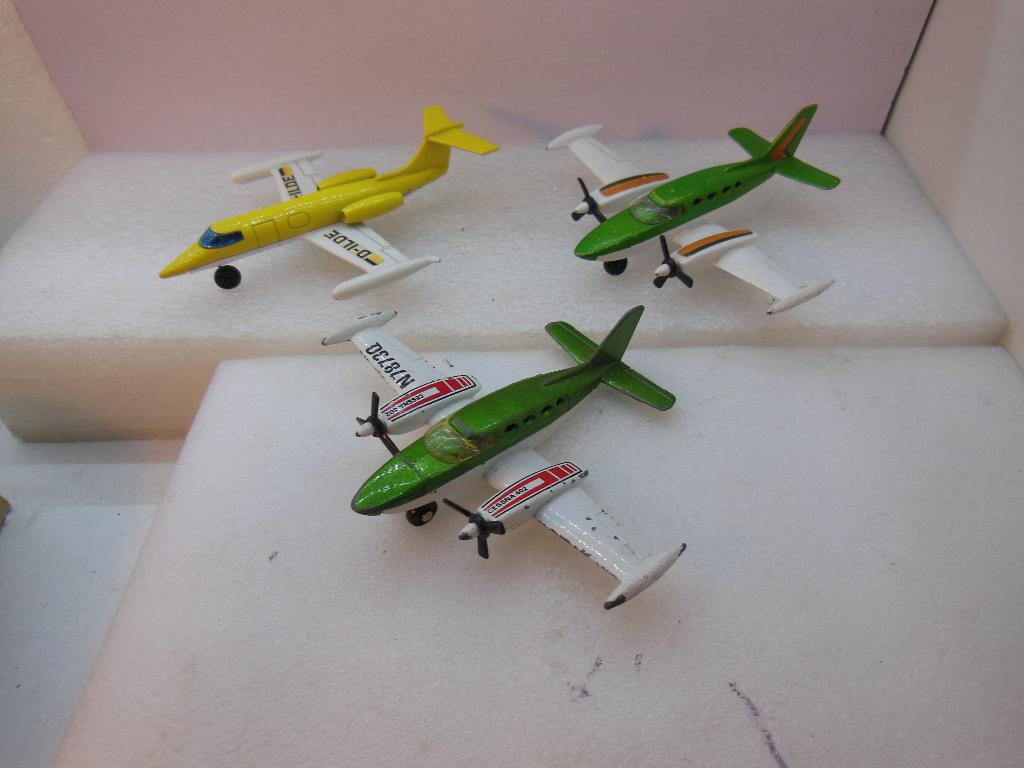 3 x VLIEGTUIGJES  MATCHBOX -CESSNA+LEARJET, Ophalen of Verzenden, Gebruikt, Schaalmodel
