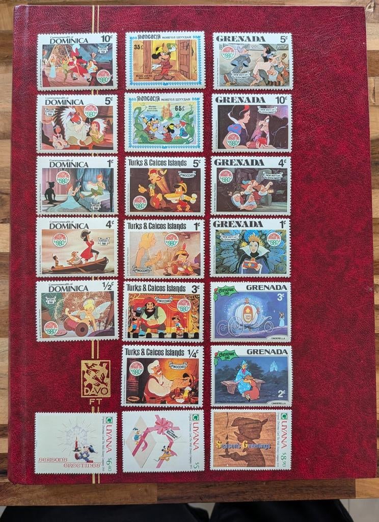 Postzegelverzameling Disney kerst 1980/1981 ongestempeld, Postzegels en Munten, Postzegels | Volle albums en Verzamelingen, Ophalen of Verzenden